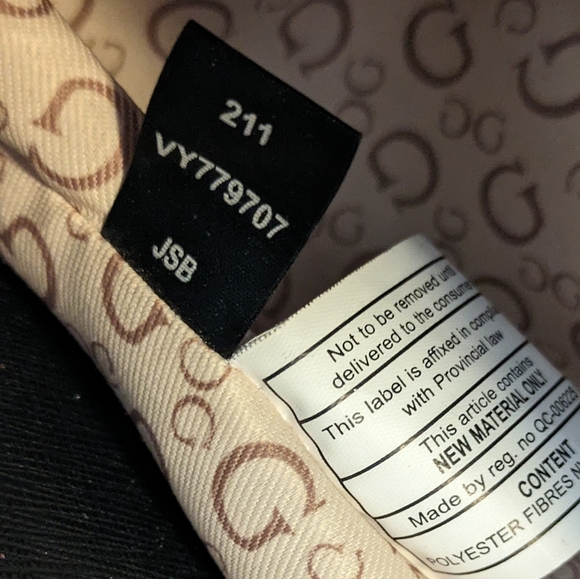 Like new Guess bag. - Picture 6 of 6